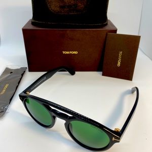 Used TOM FORD SUNGLASSES added video to verify pic